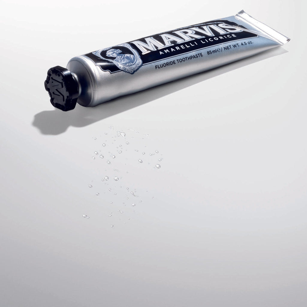  Composizione bagno sospesa Nexu 2 ante con lavabo specchio con lampada LED 80x50 cm bianco by CeramicStore | Lo specialista del tuo bagno