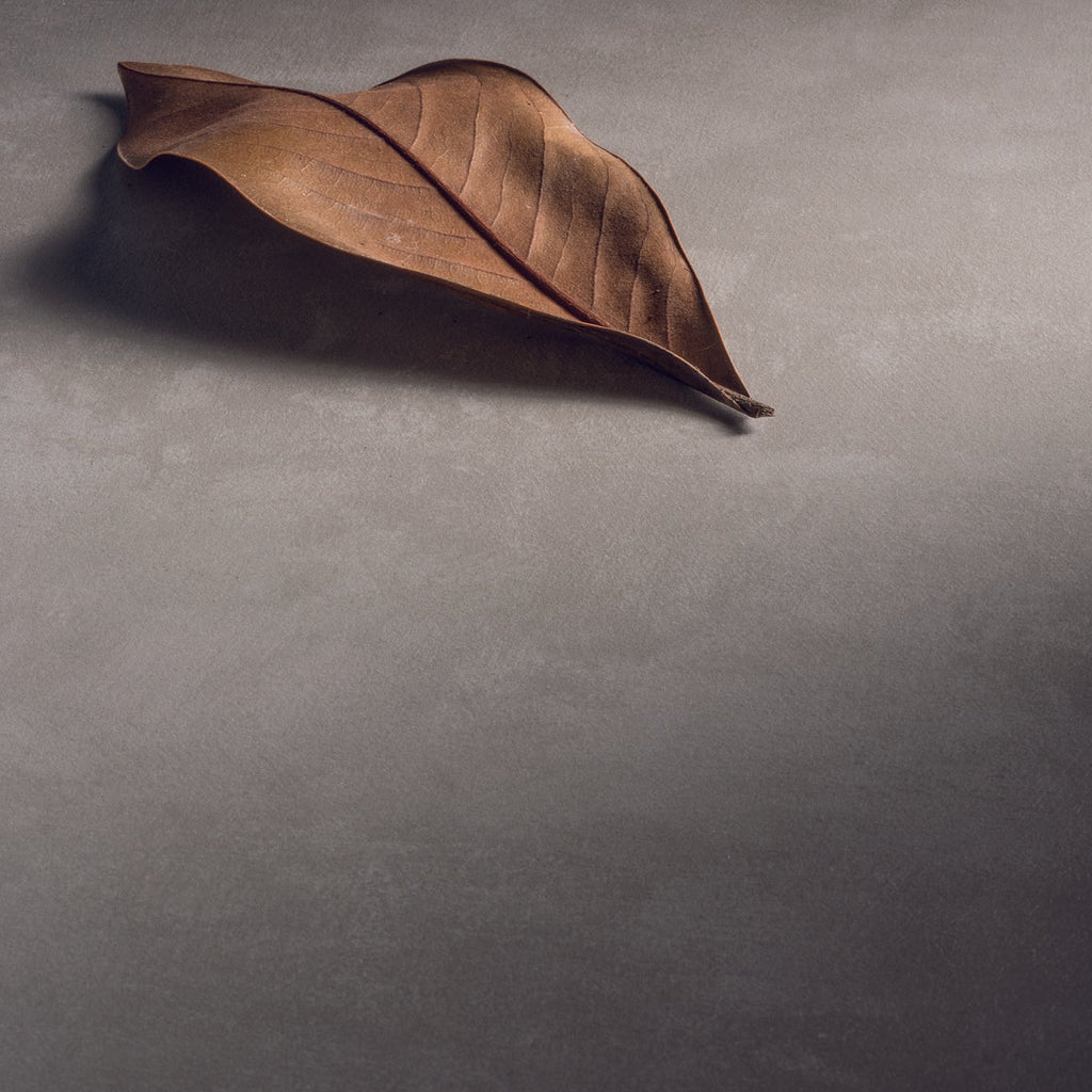  Composizione bagno sospesa Nexu 2 ante con lavabo specchio con lampada LED 80x50 cm grigio caldo by CeramicStore | Lo specialista del tuo bagno