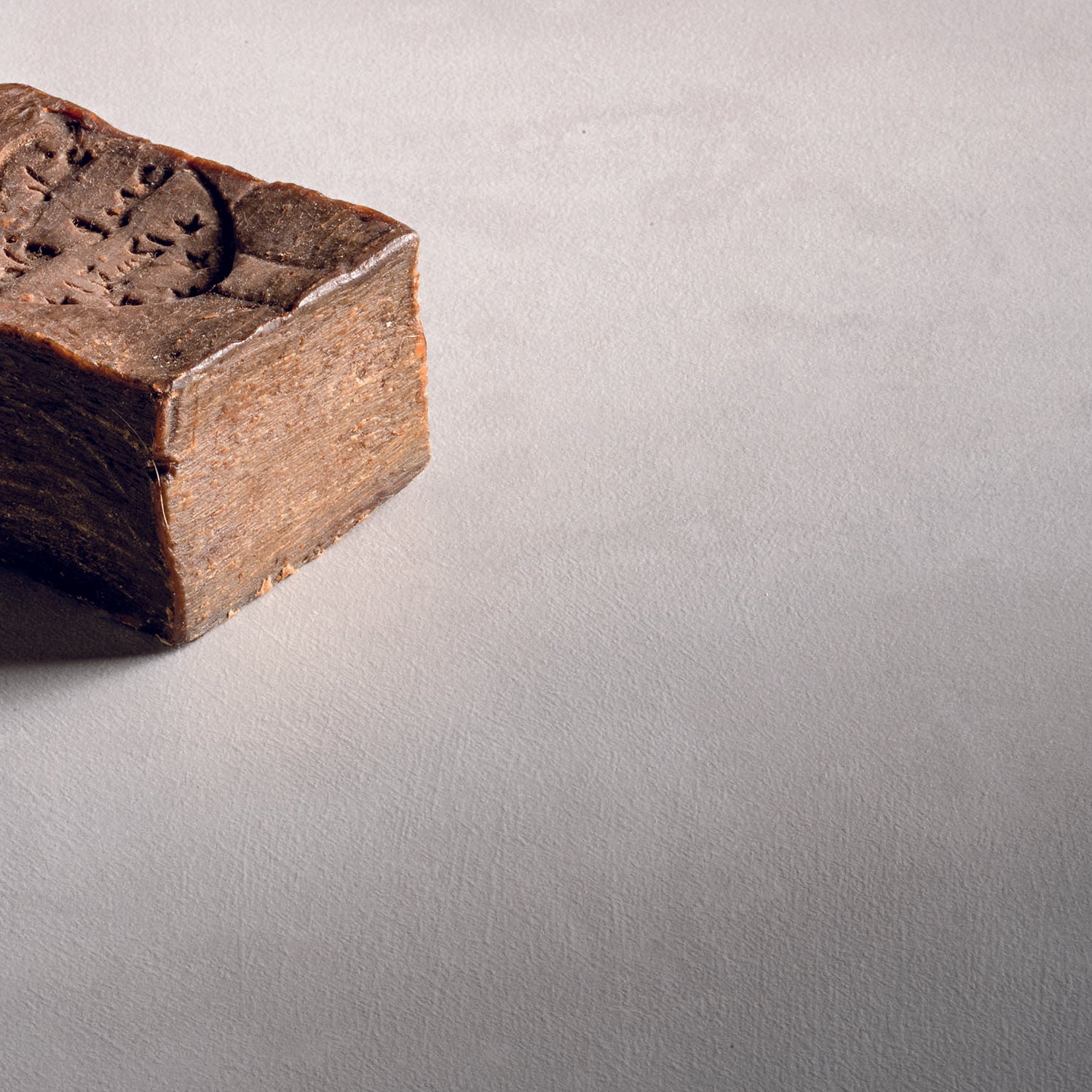  specchio e lampada LED 80x40 cm grigio cielo by CeramicStore | Lo specialista del tuo bagno